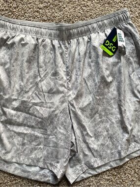 DSG Men's Light Gray Geometric Athletic Shorts XXL